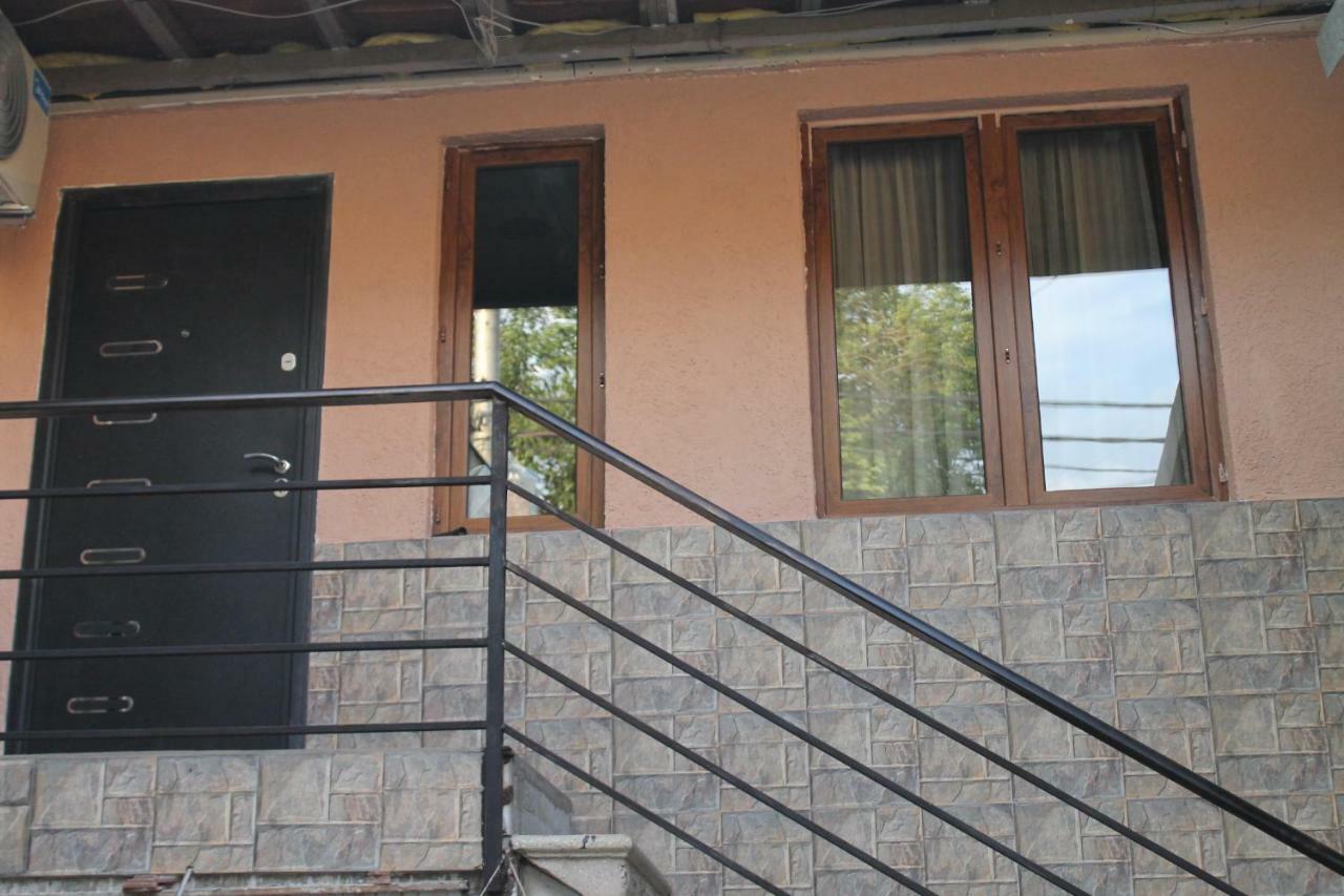 Family Apartament Lejlighed Tbilisi Eksteriør billede
